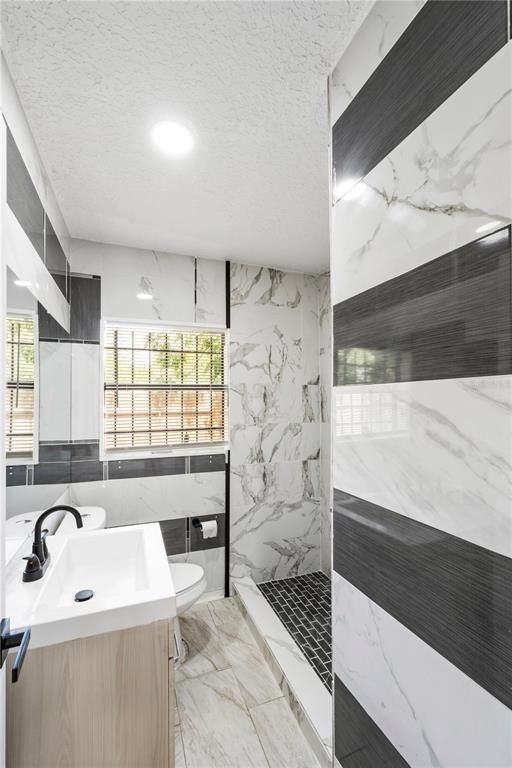 Bathroom, Interior, Marble, Marble Walls, Recessed Lighting
