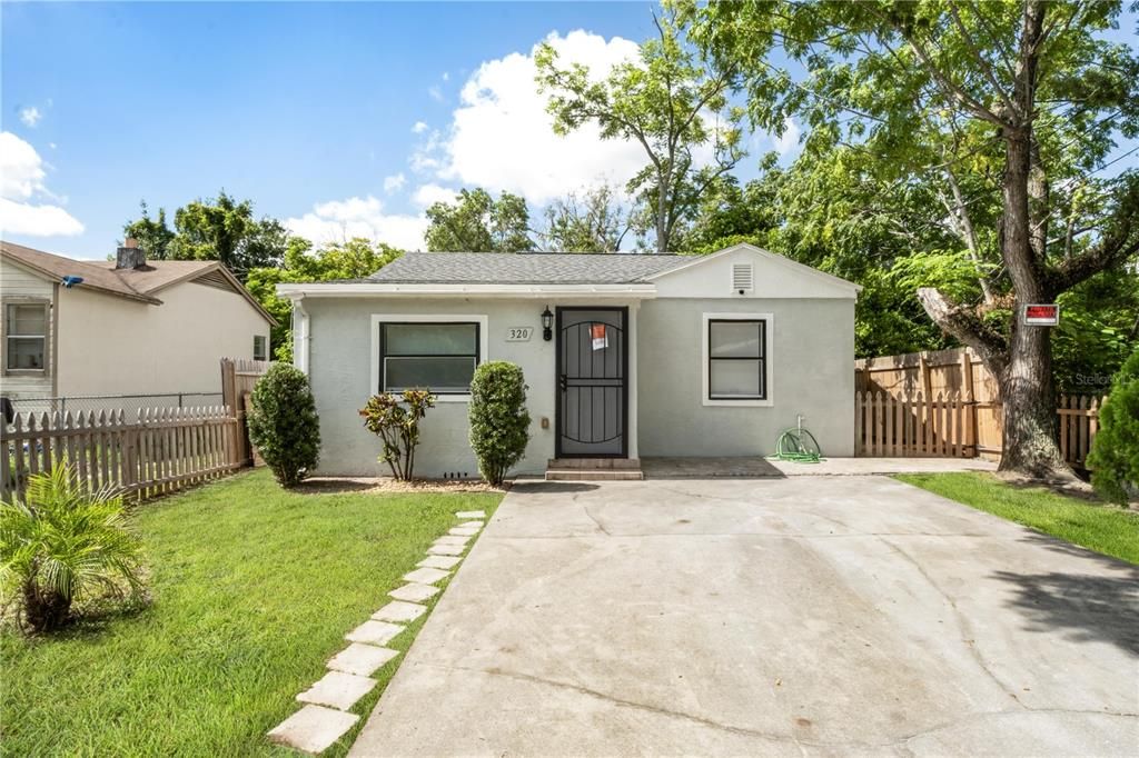 Backyard, Exterior, Facade, Ranch