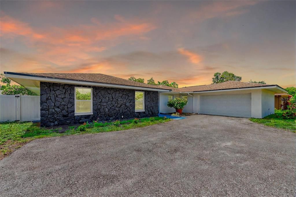 Detached Garage, Exterior