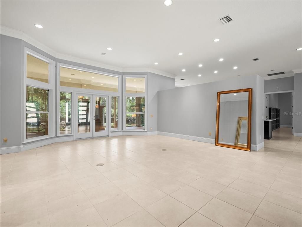 Empty room, Interior, Recessed Lighting
