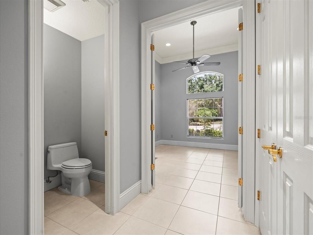 Bathroom, Interior, Recessed Lighting