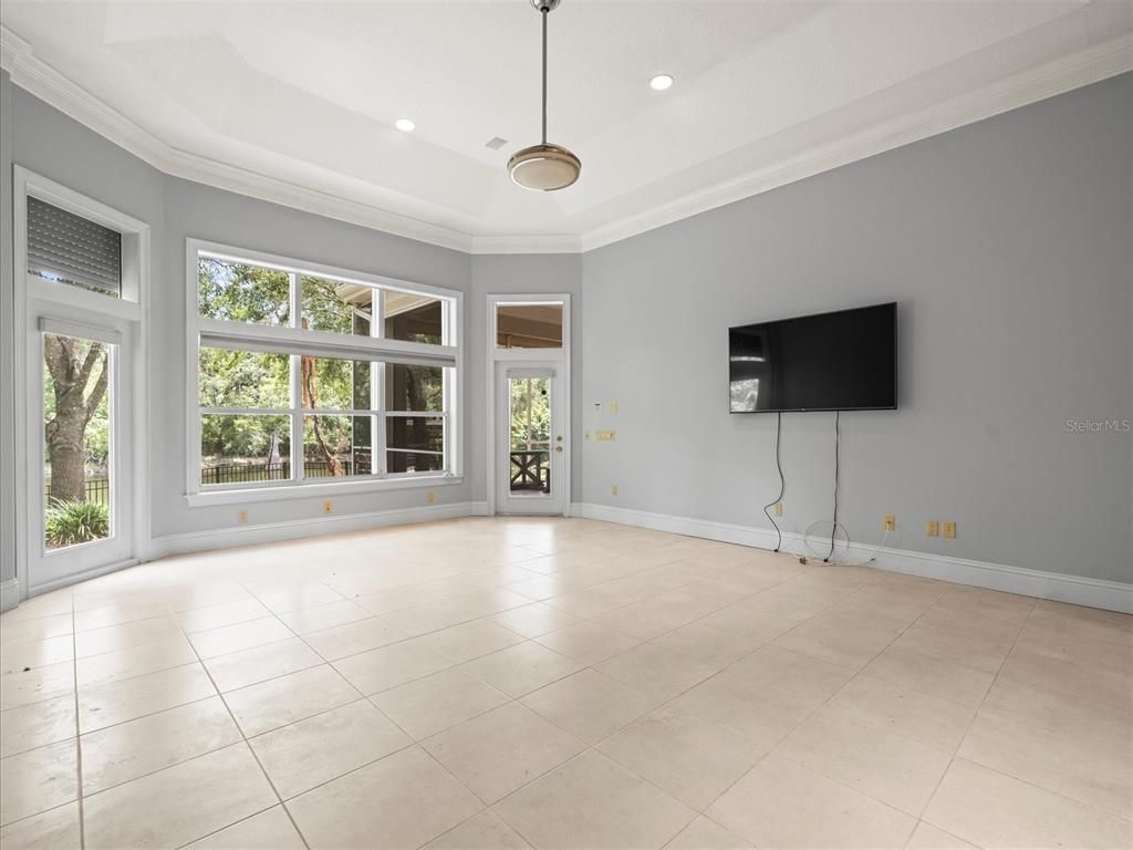 Empty room, Interior, Pendant Lights, Recessed Lighting