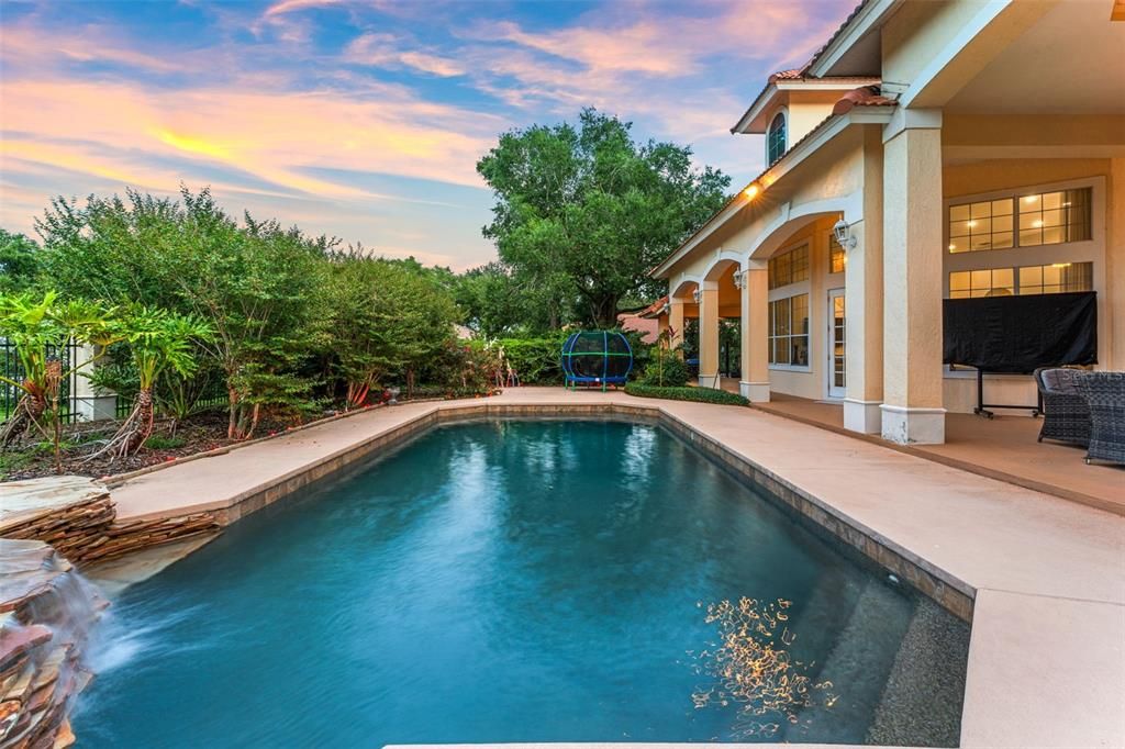 Exterior, Pool