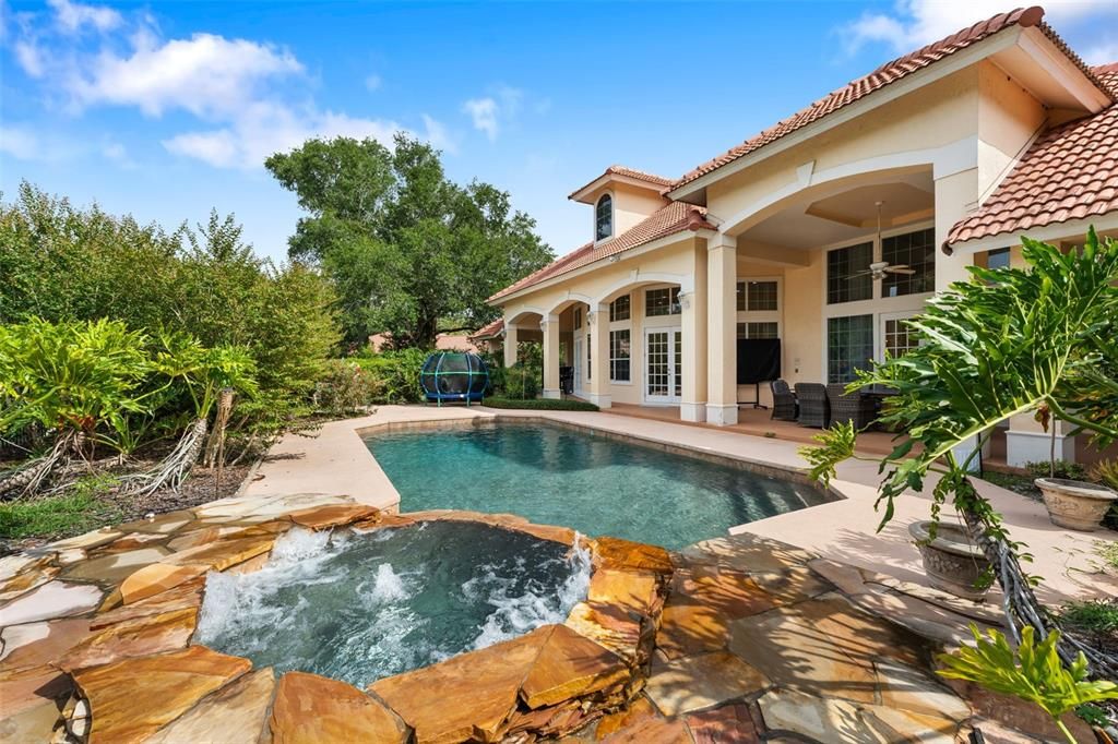 Exterior, Pool
