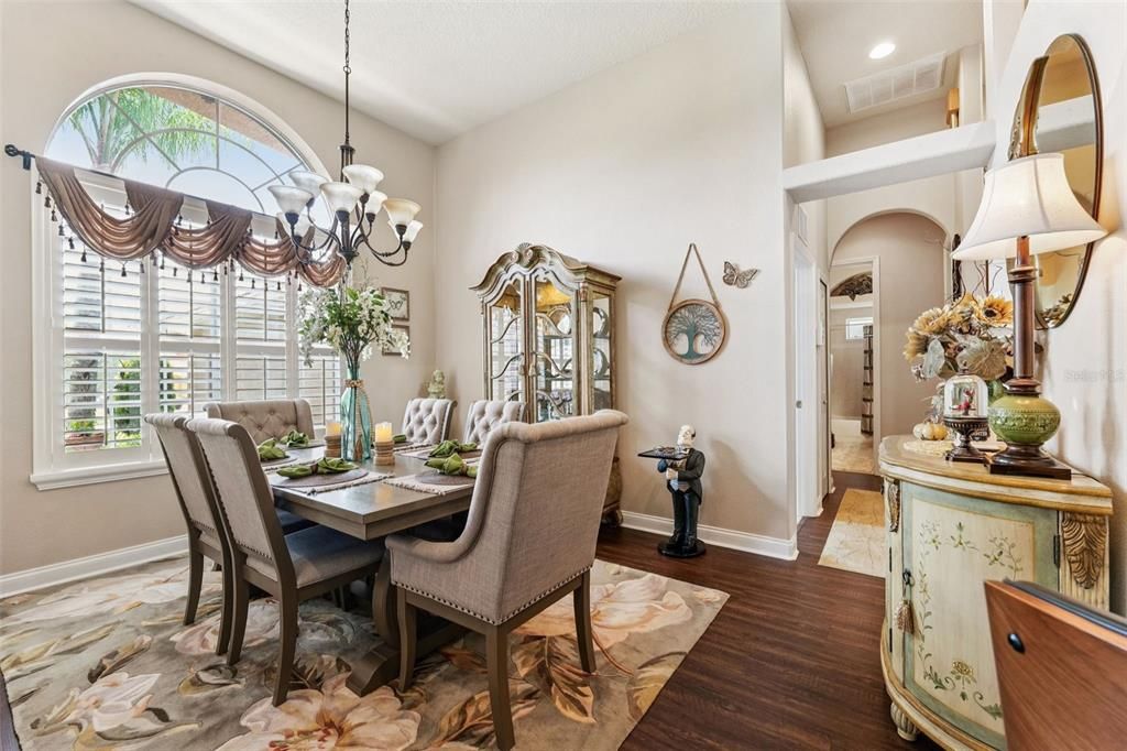 Chandelier, Dining room, Interior, Recessed Lighting, Wood Texture Flooring