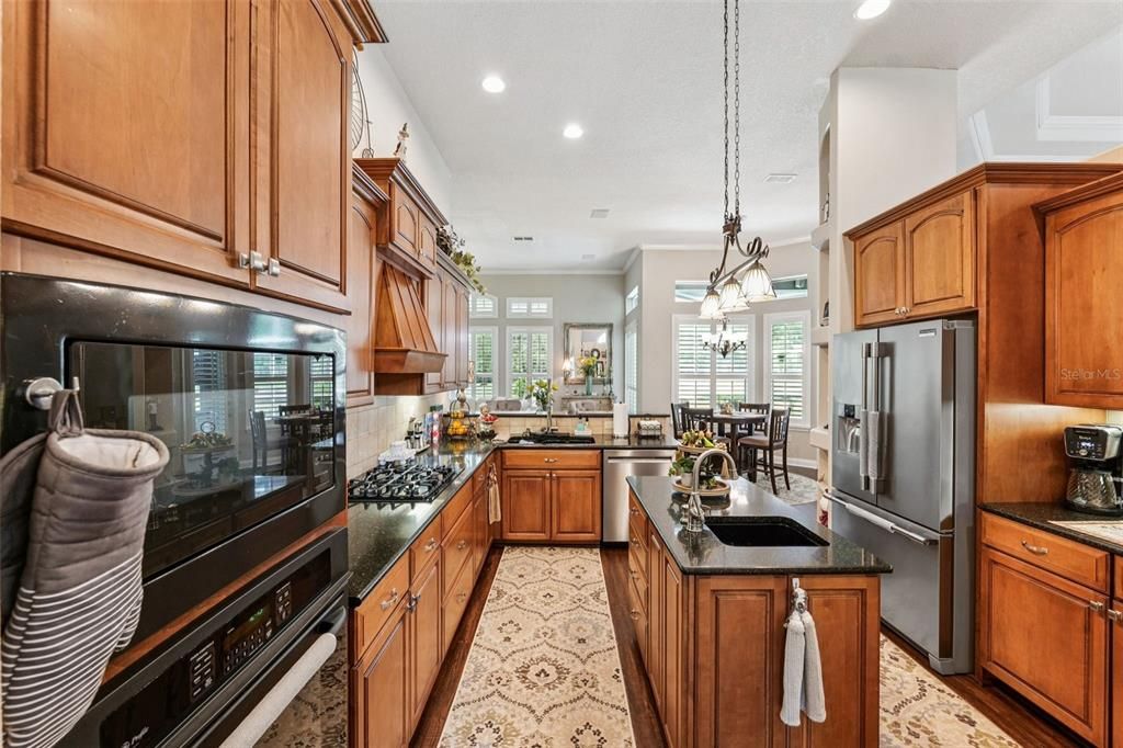 Dining room, Interior, Kitchen, Pendant Lights, Recessed Lighting, Stainless Steel Appliances