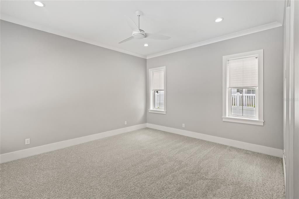 Empty room, Interior, Recessed Lighting