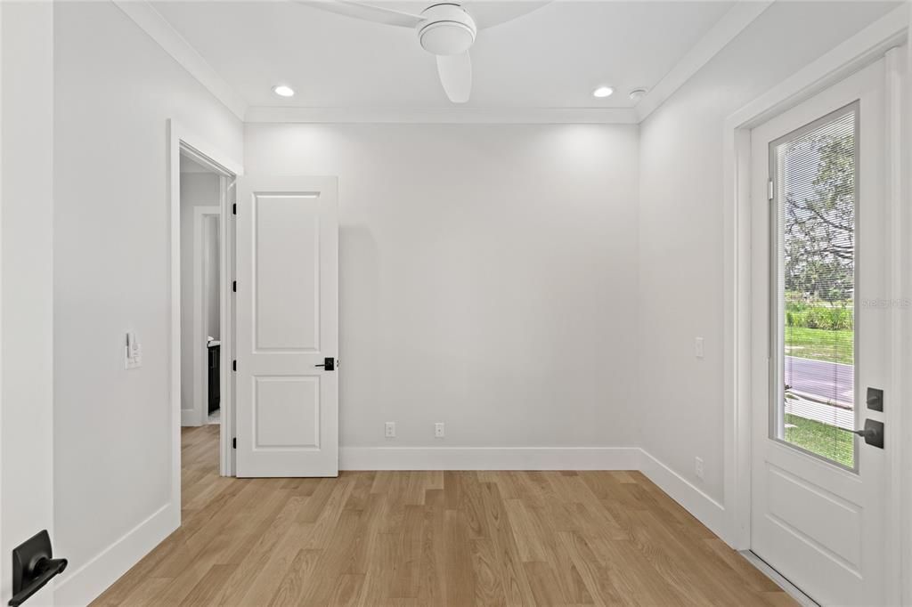 Empty room, Interior, Recessed Lighting, Wood Texture Flooring