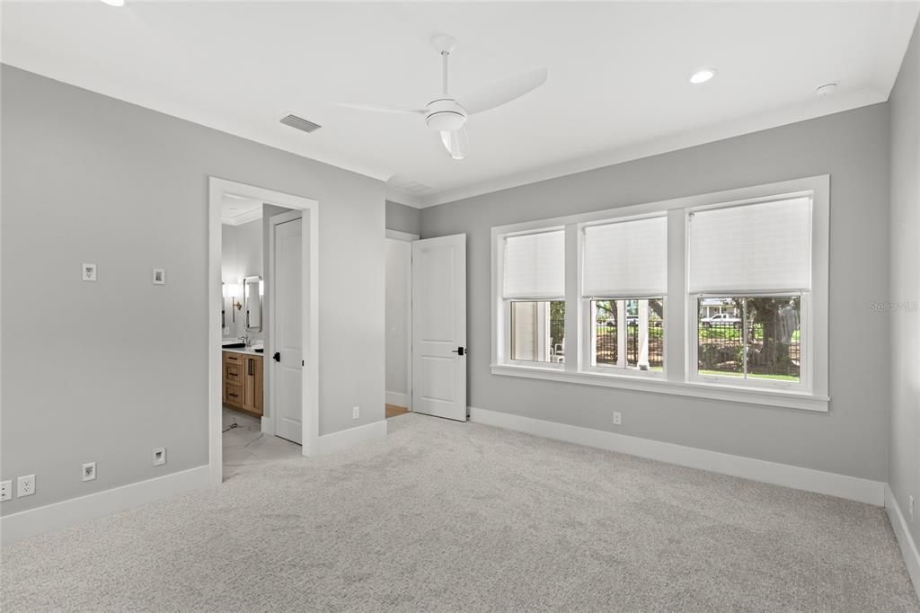 Bathroom, Empty room, Interior, Recessed Lighting