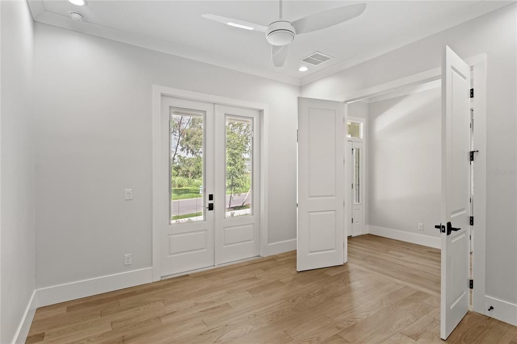 Empty room, Interior, Recessed Lighting, Wood Texture Flooring
