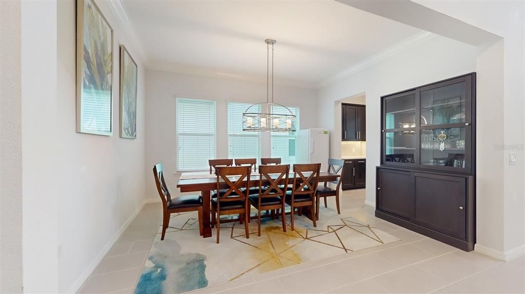 Chandelier, Dining room, Interior, Pendant Lights