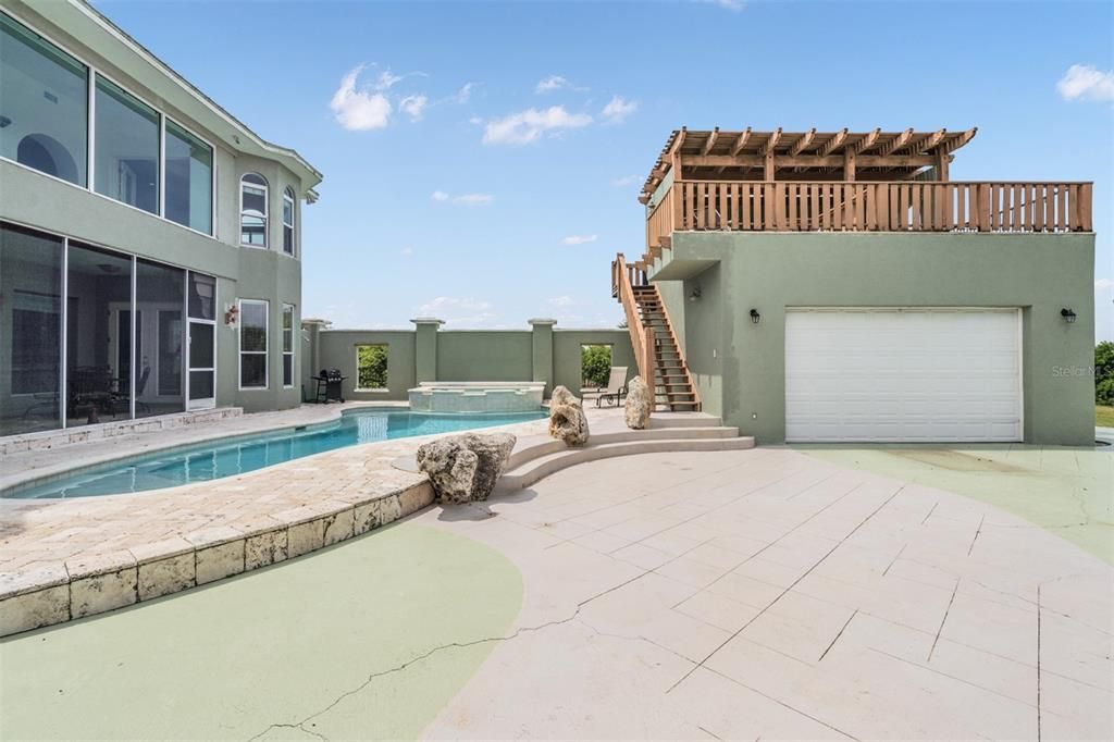 Exterior, Pool