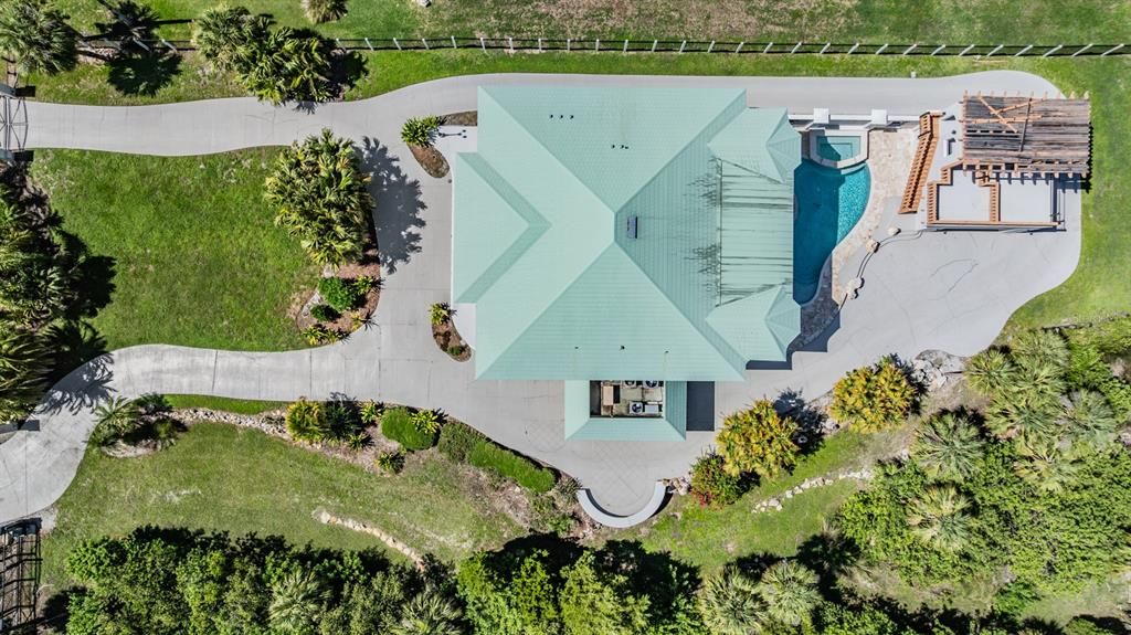 Exterior, Drone