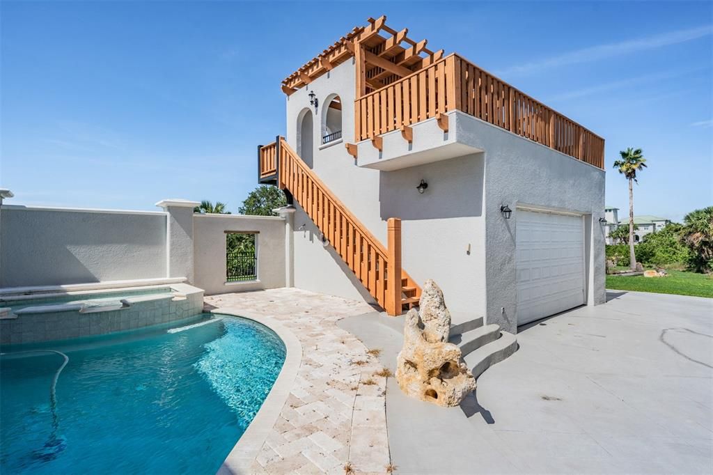 Exterior, Pool