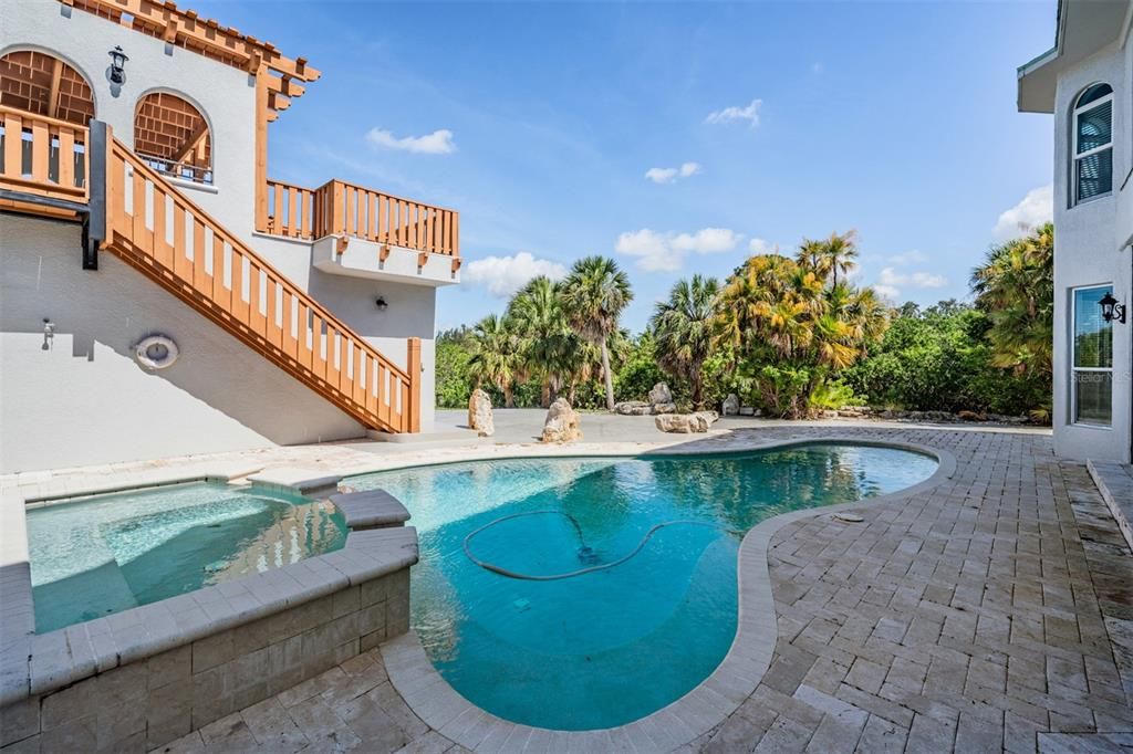 Exterior, Pool