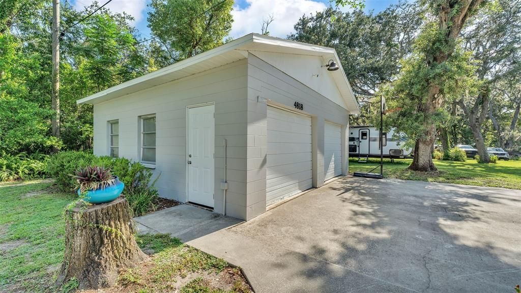 Detached Garage, Exterior