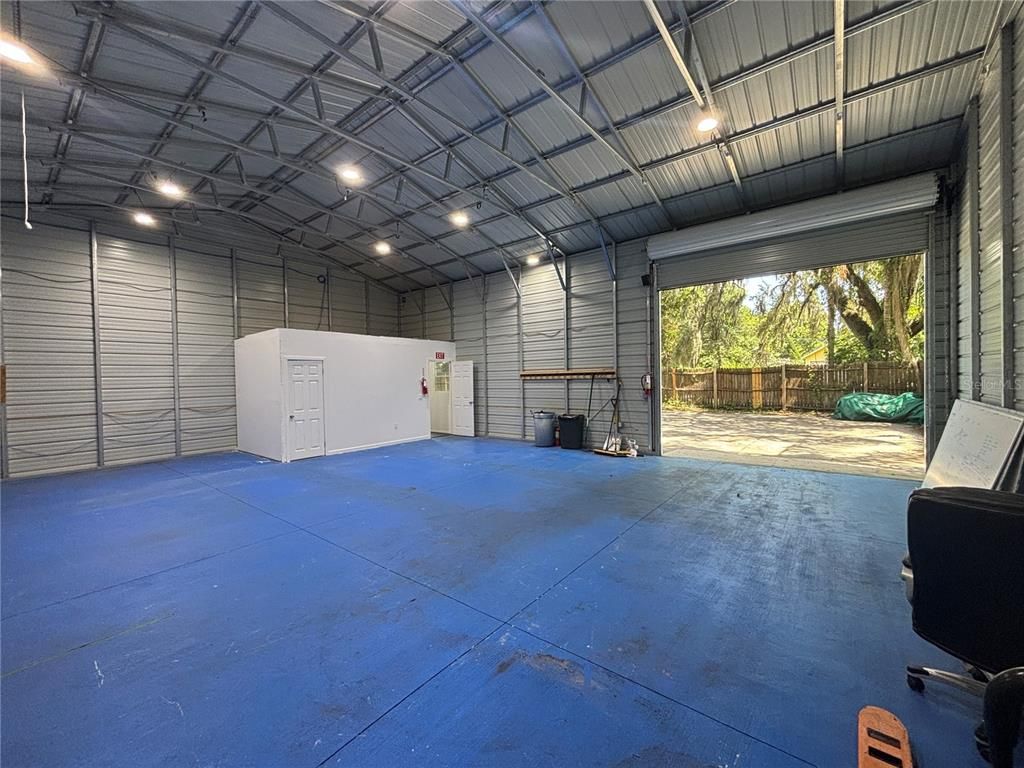 Garage, Interior