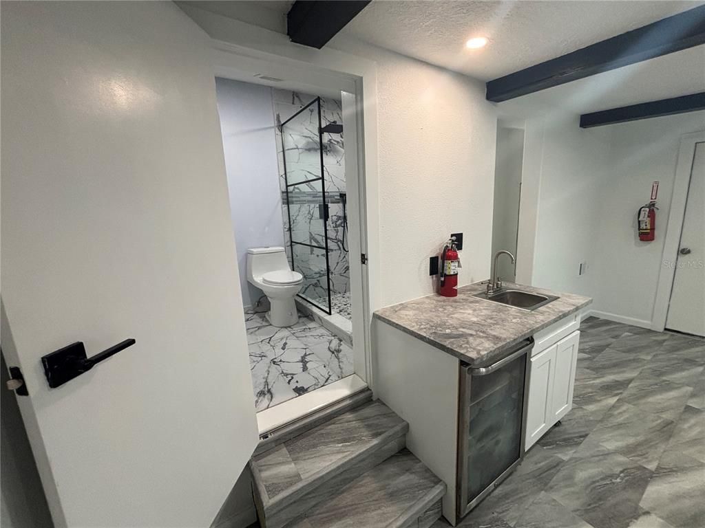 Bathroom, Interior, Marble, Recessed Lighting