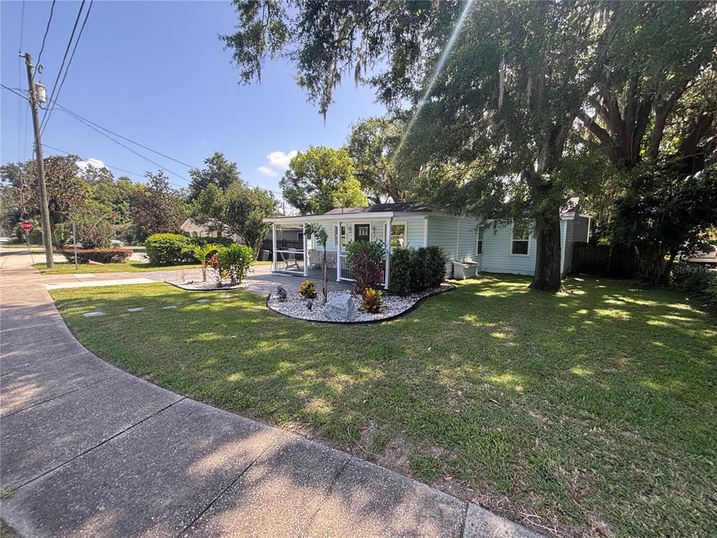 Backyard, Exterior