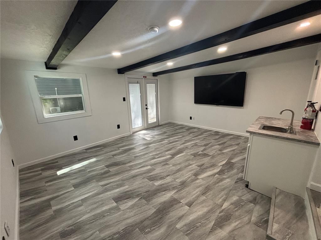Empty room, Interior, Recessed Lighting, Wood Texture Flooring