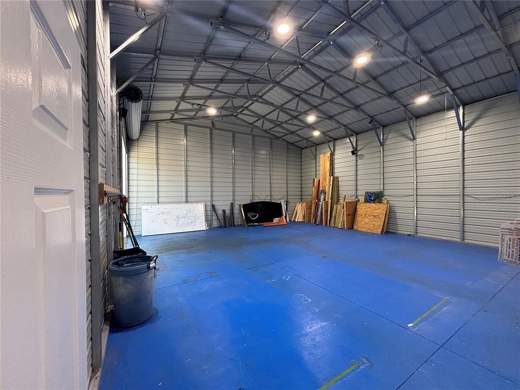 Garage, Interior