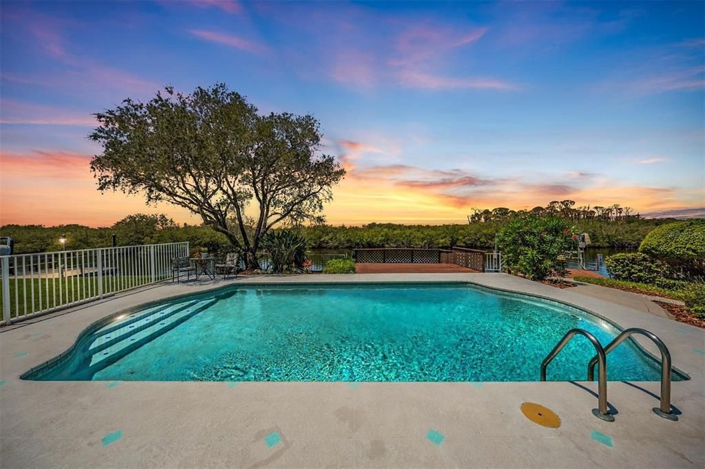 Exterior, Pool