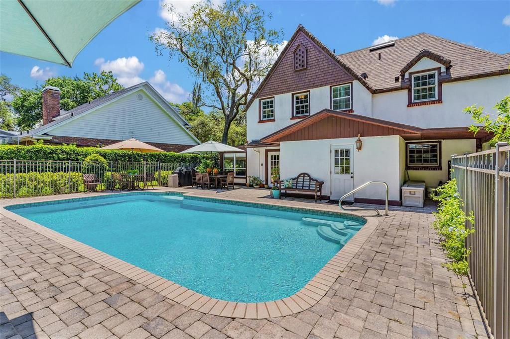 Exterior, Pool