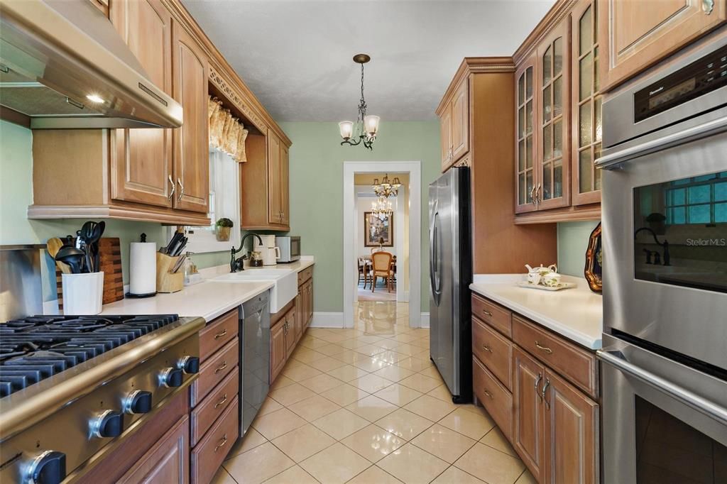 Chandelier, Interior, Kitchen, Pendant Lights, Stainless Steel Appliances