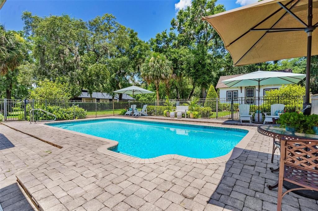 Exterior, Pool