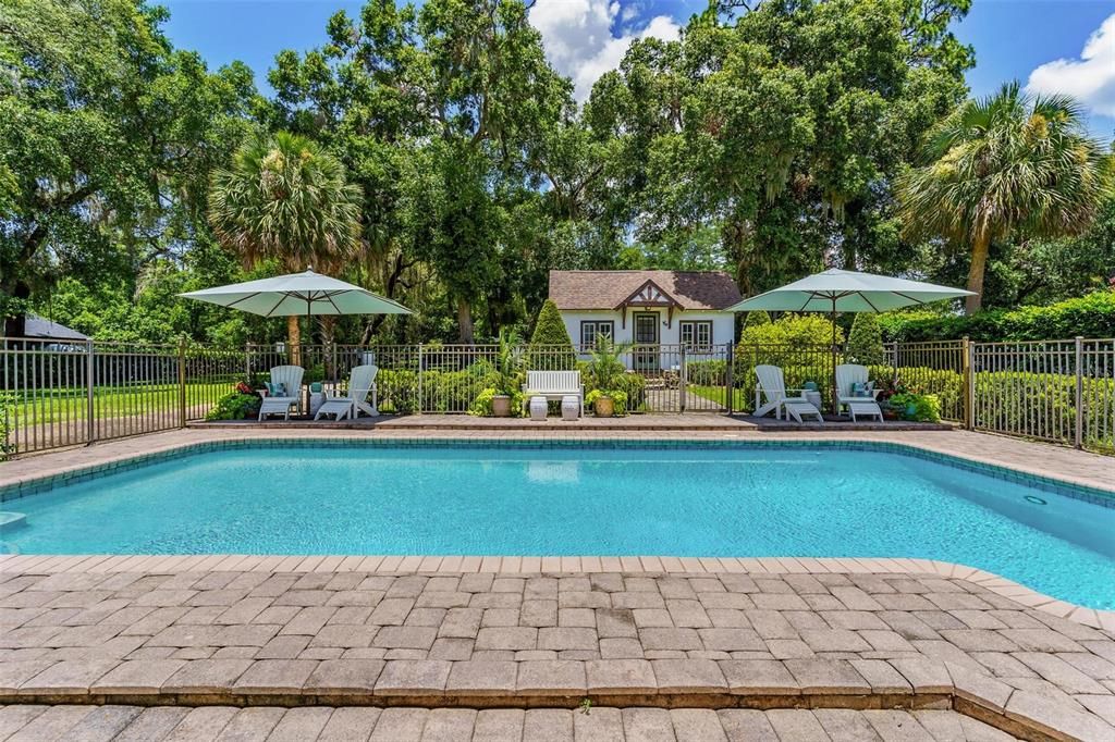 Exterior, Pool