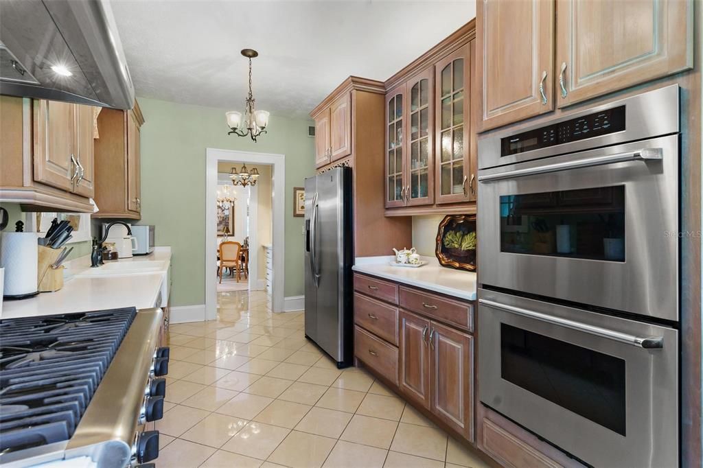 Chandelier, Interior, Kitchen, Pendant Lights, Stainless Steel Appliances