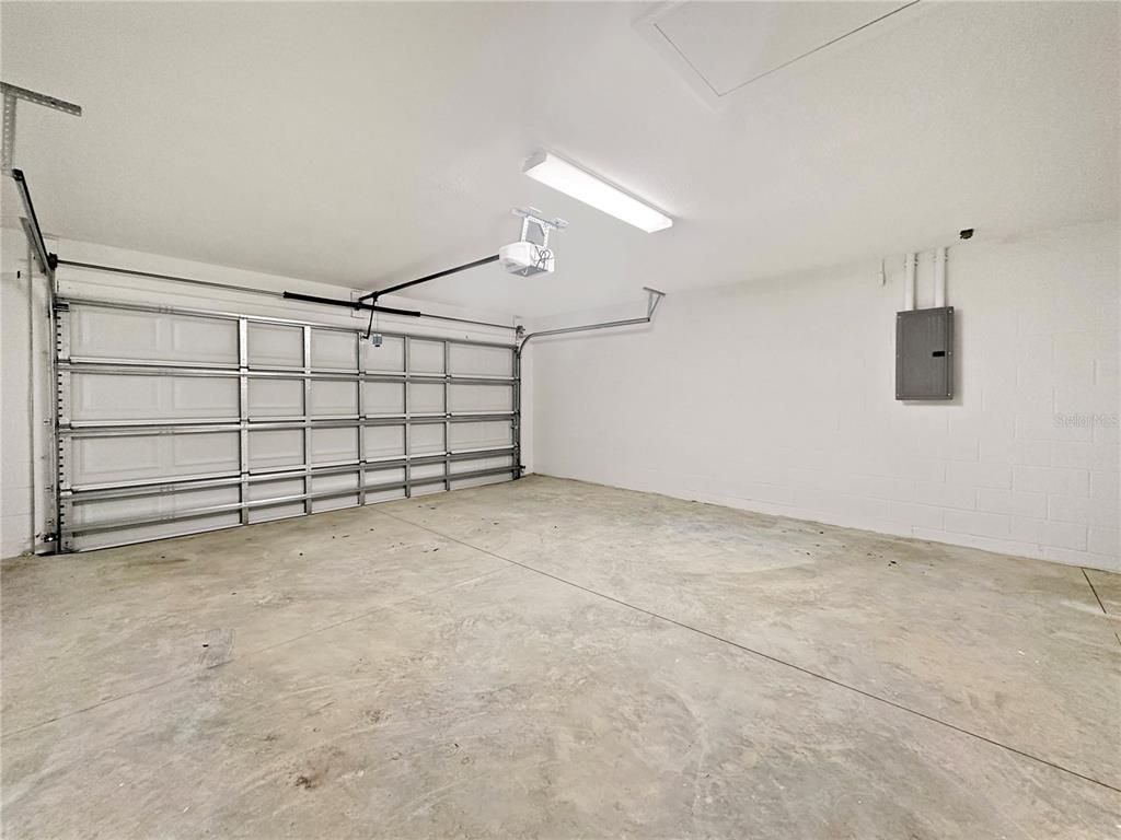 Garage, Interior