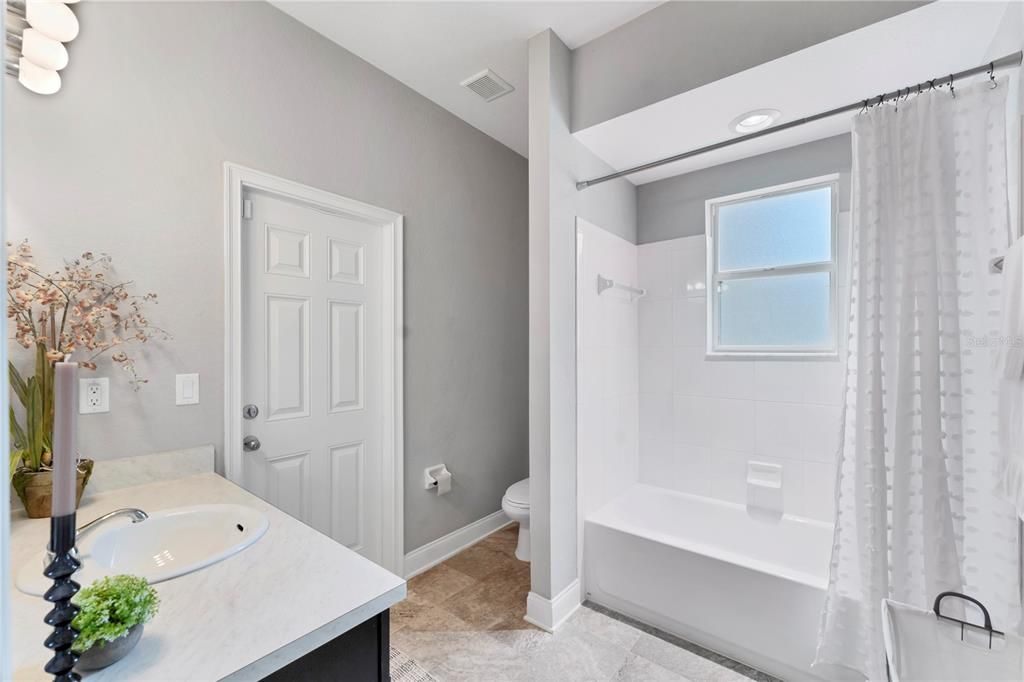 Bathroom, Interior, Recessed Lighting