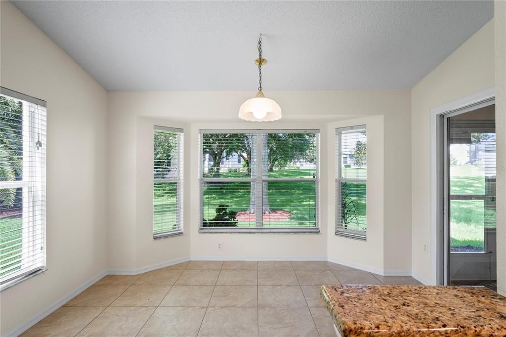 Empty room, Interior, Pendant Lights