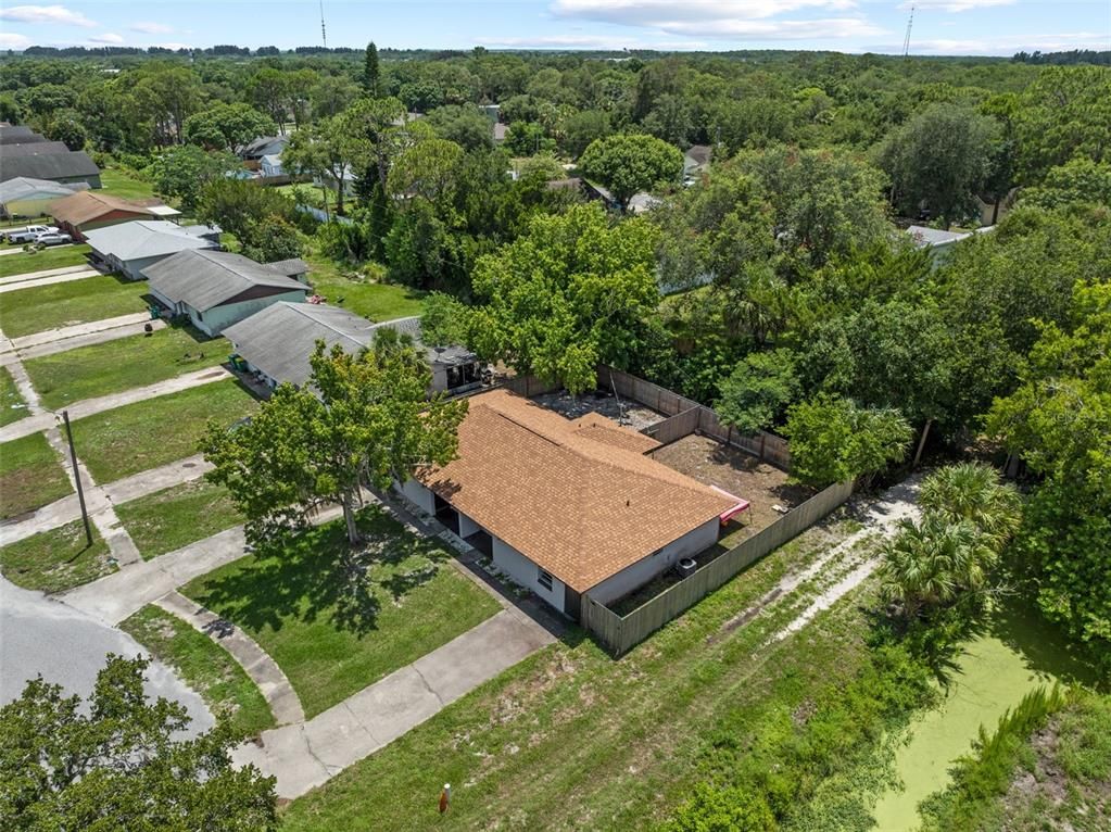 Exterior, Drone