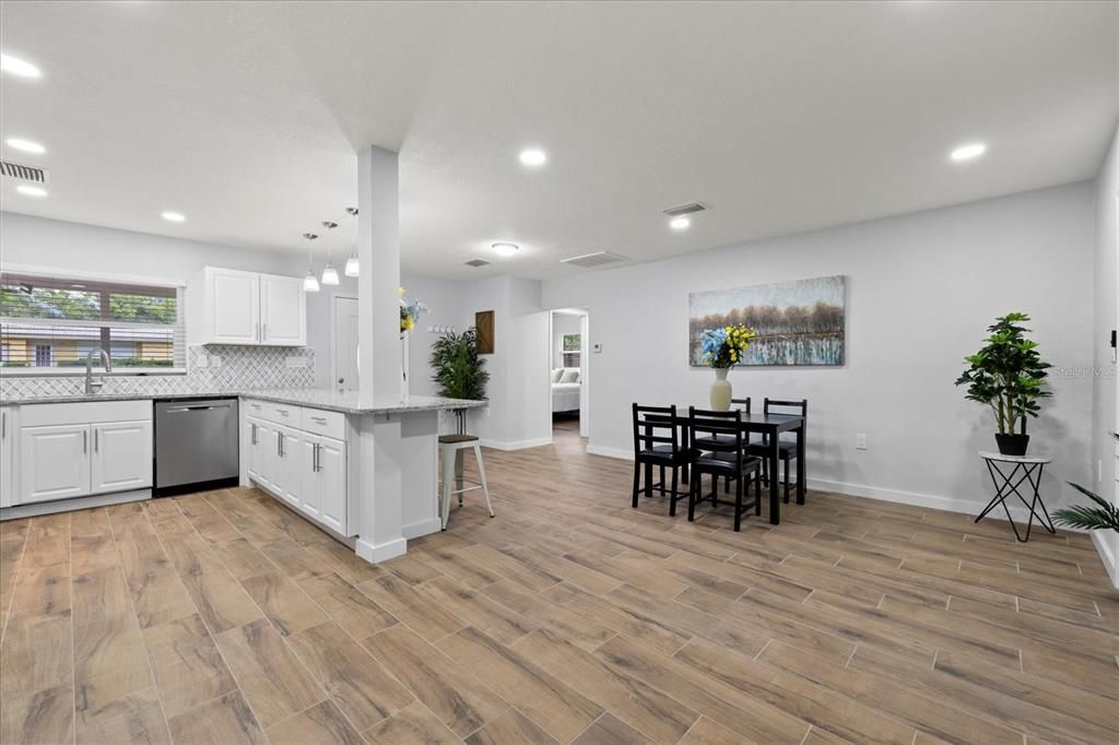 Dining room, Interior, Kitchen, Pendant Lights, Recessed Lighting, Wood Texture Flooring