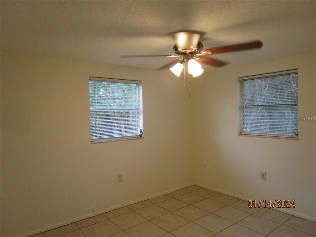 Empty room, Interior