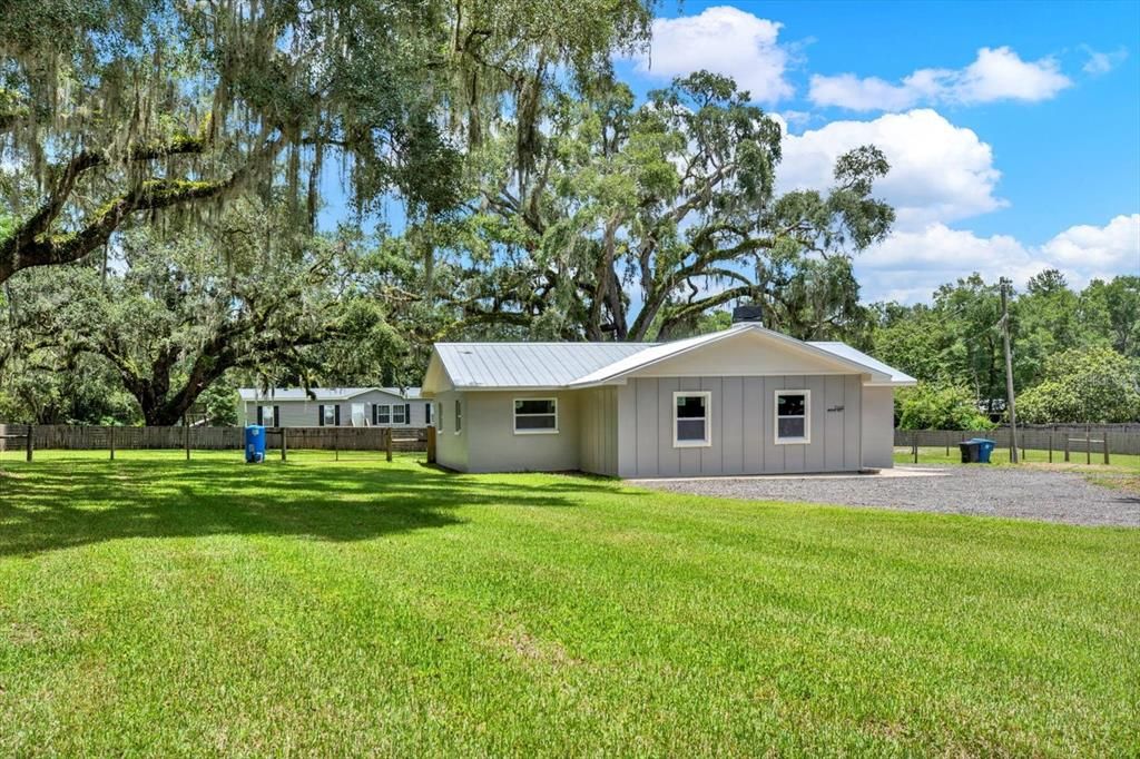 Backyard, Exterior