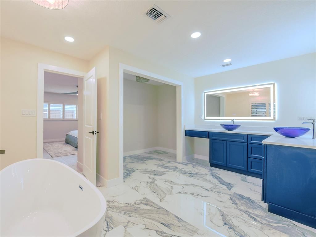 Bathroom, Dual Sink Vanities, Free Standing Baths, Interior, Marble, Recessed Lighting