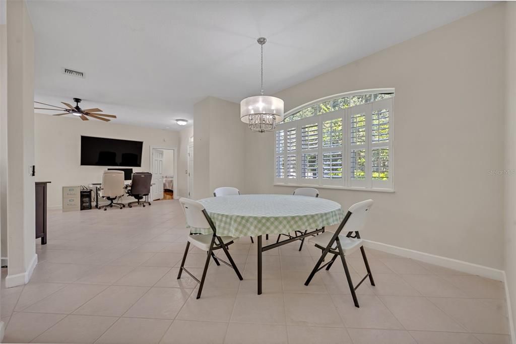 Chandelier, Dining room, Interior, Pendant Lights