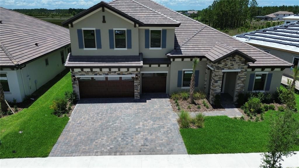 Attached, Exterior, Facade, Mediterranean