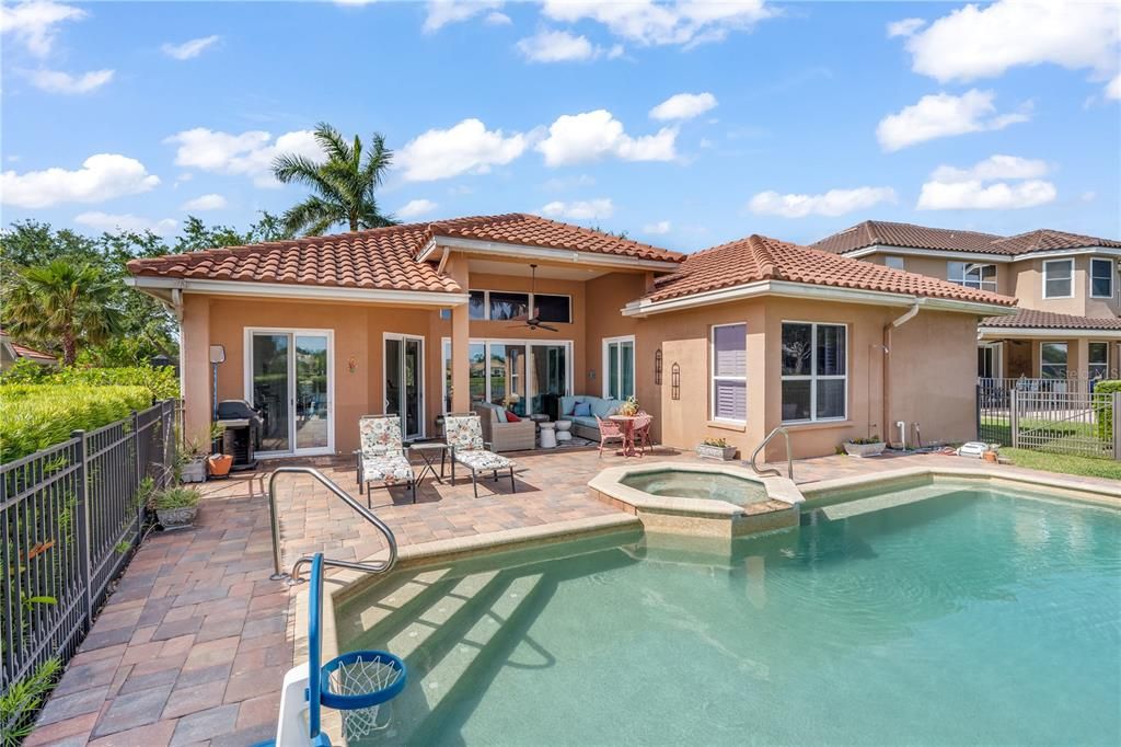 Exterior, Pool