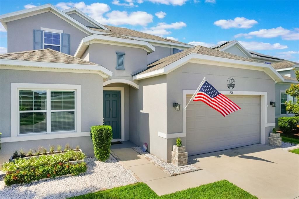 Attached, Exterior, Facade, American Craftsman