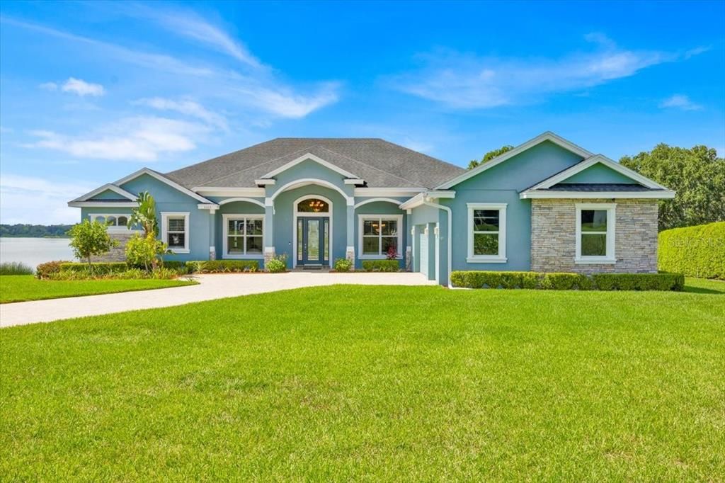 Backyard, Exterior, Facade, Ranch