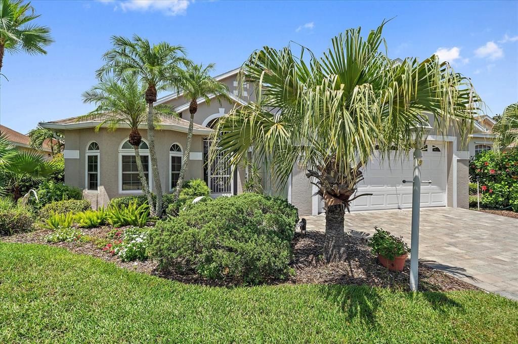Attached, Exterior, Facade, Mediterranean