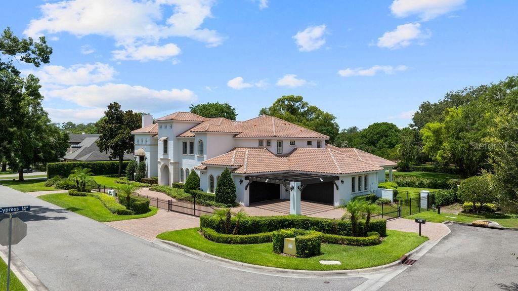 Exterior, Drone
