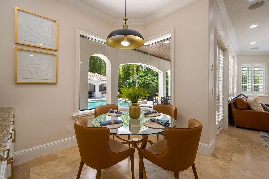 Dining room, Interior, Pendant Lights, Recessed Lighting