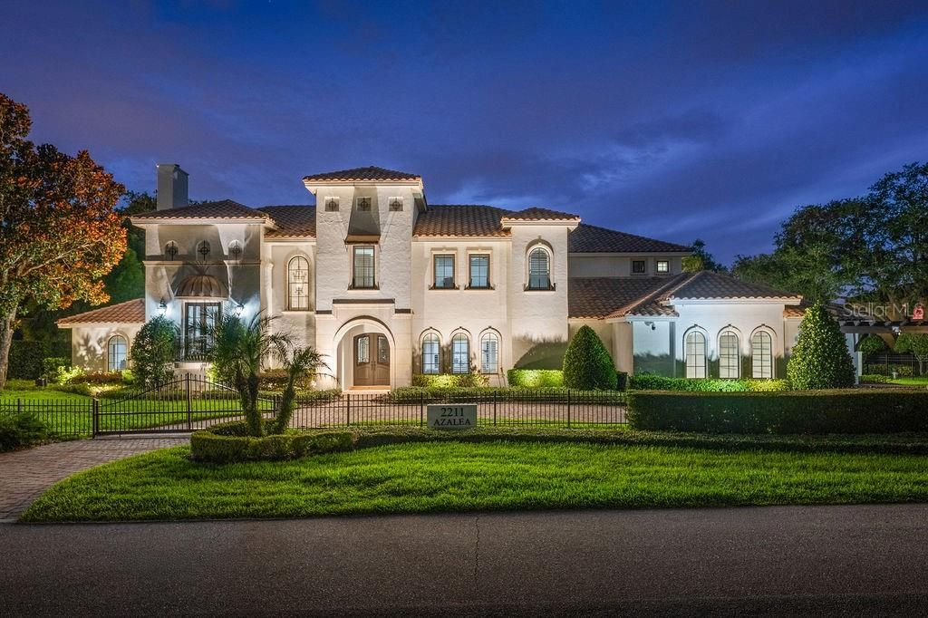 Exterior, Facade, Mediterranean