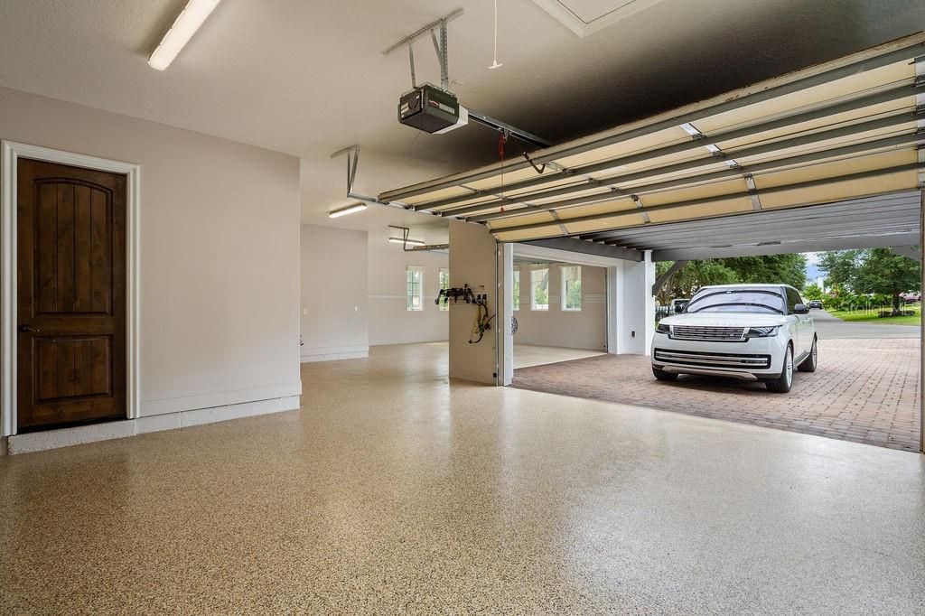 Garage, Interior