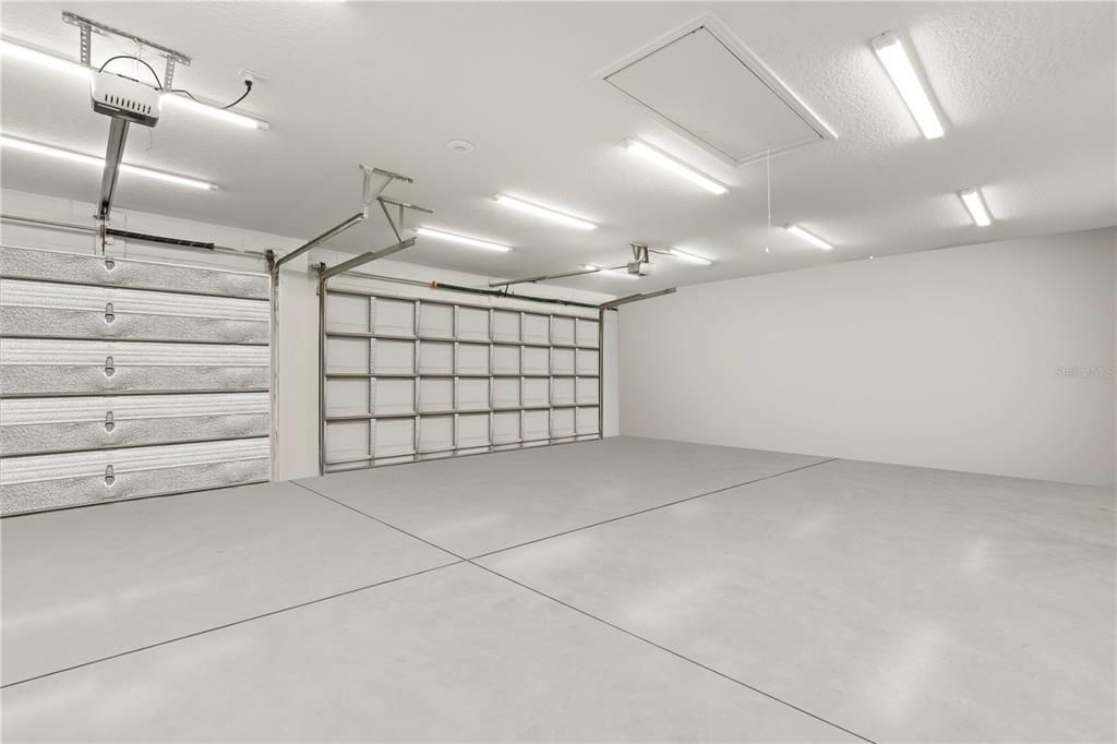 Garage, Interior